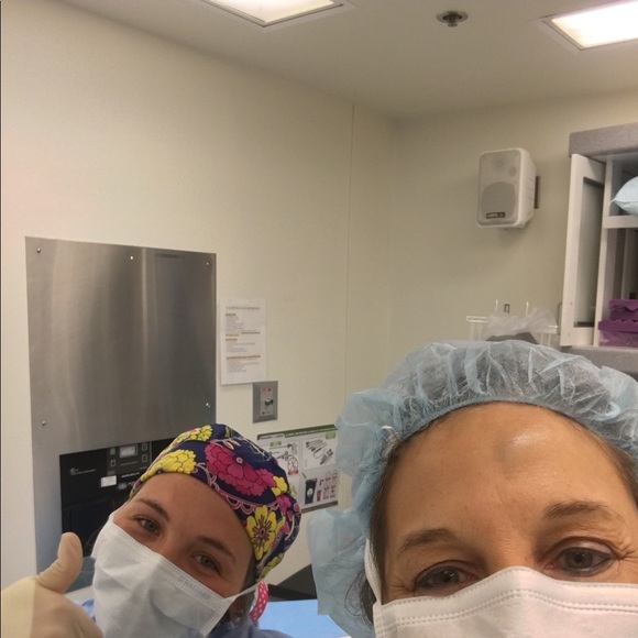 Meet your Posher, Sheila - Picture 1 of 2